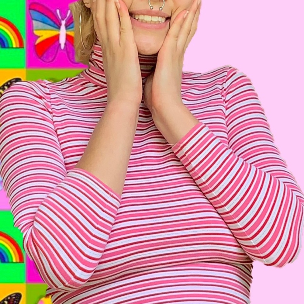 Pink striped turtleneck 🦄